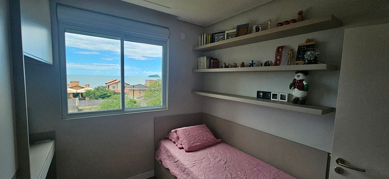 Lindo AP com cozinha gourmet e vista para o mar