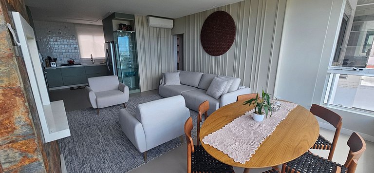 Lindo AP com cozinha gourmet e vista para o mar