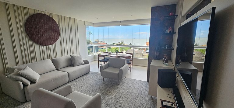 Lindo AP com cozinha gourmet e vista para o mar