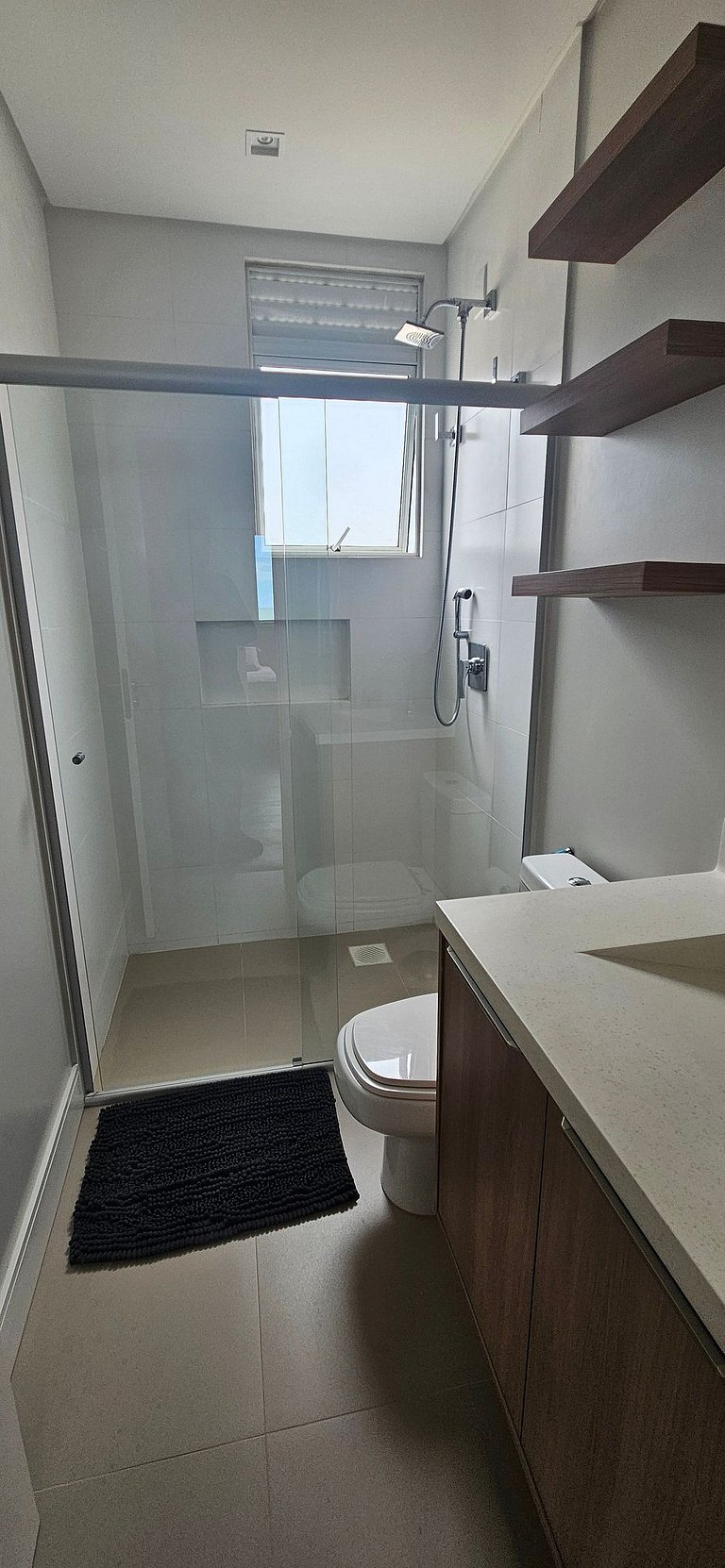 Lindo AP com cozinha gourmet e vista para o mar