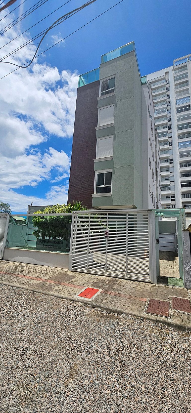 Lindo AP com cozinha gourmet e vista para o mar